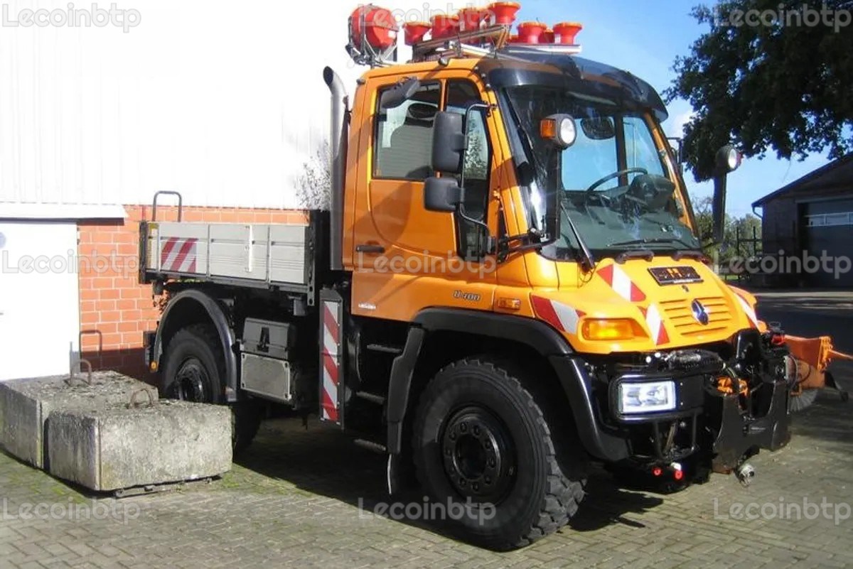 MERCEDES-BENZ U 400 (UNIMOG-BAUREIHE 405)