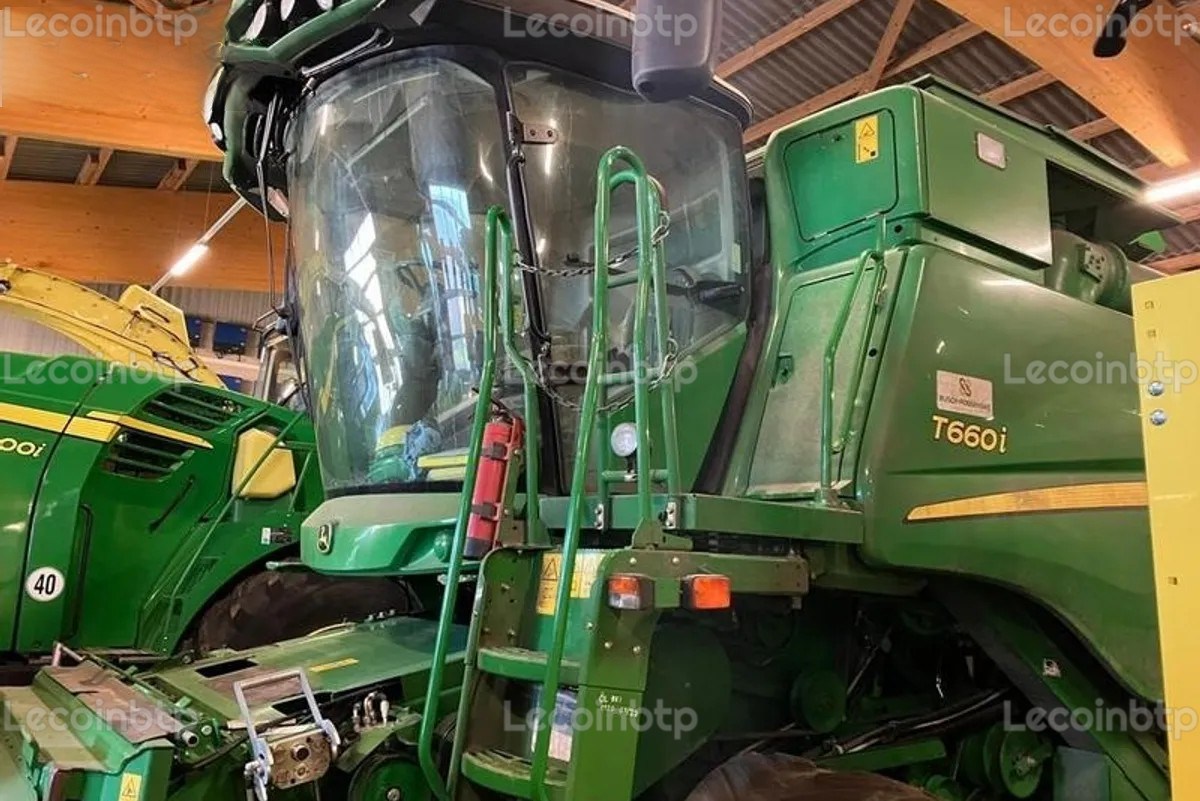 JOHN DEERE T 660