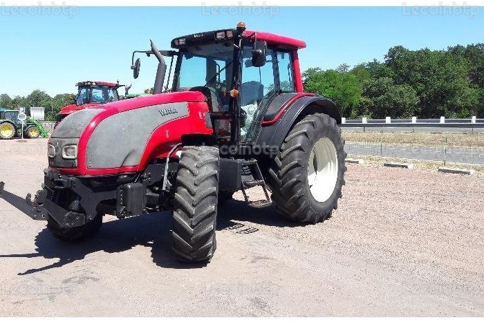 VALTRA T121