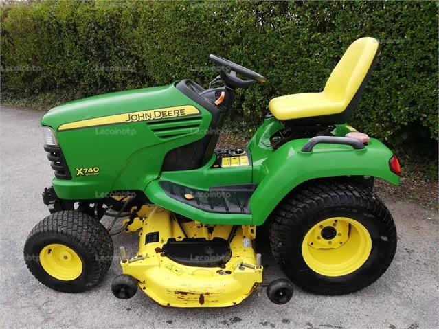 Tondeuse Autoportée JOHN DEERE X740