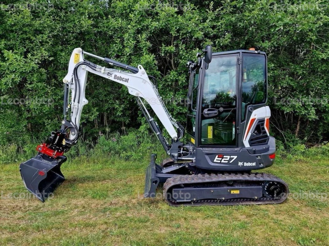 Mini Pelle Bobcat E27 + remorque temared tara plus