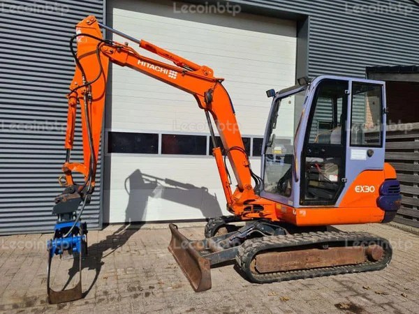 Mini Pelle HITACHI EX30